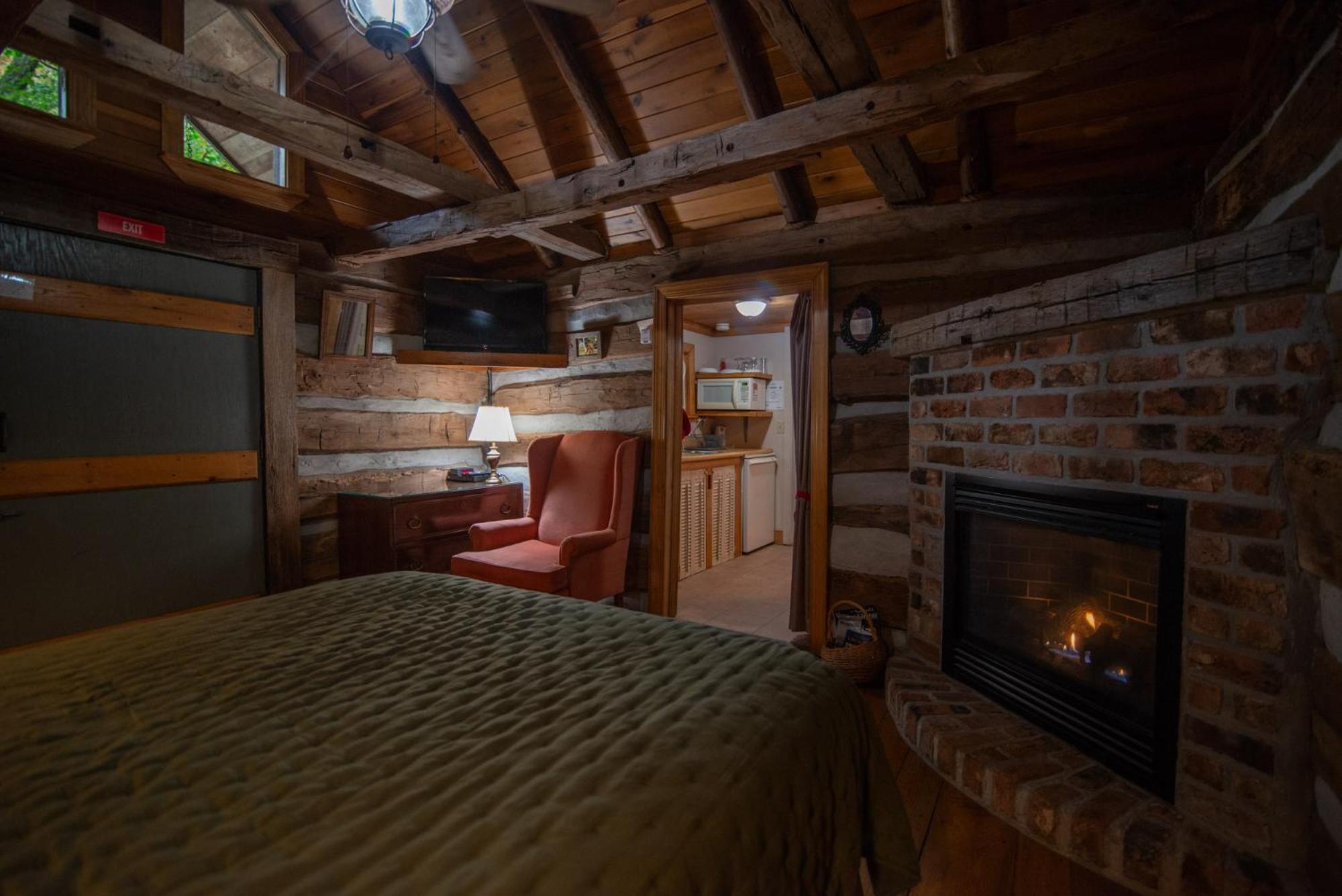 Moore House Inn & Cabins Marlinton 客房 照片