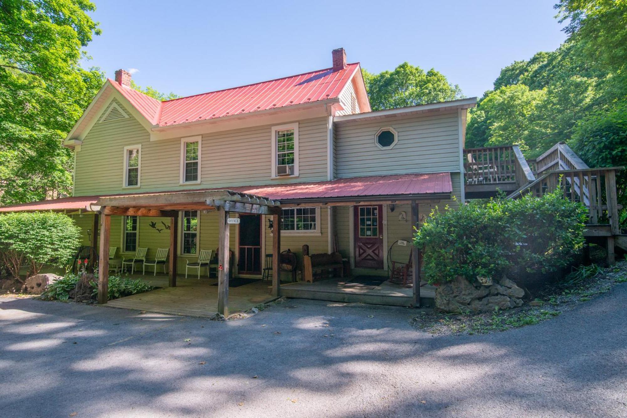 Moore House Inn & Cabins Marlinton 外观 照片