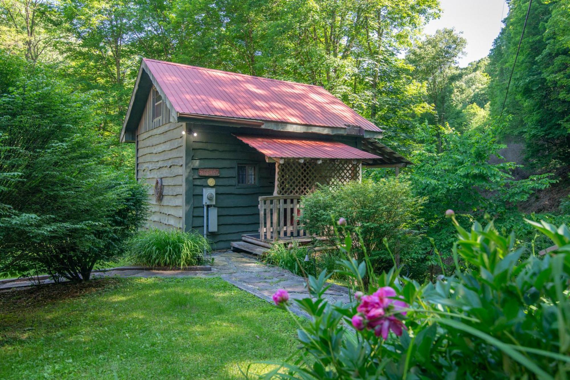 Moore House Inn & Cabins Marlinton 外观 照片