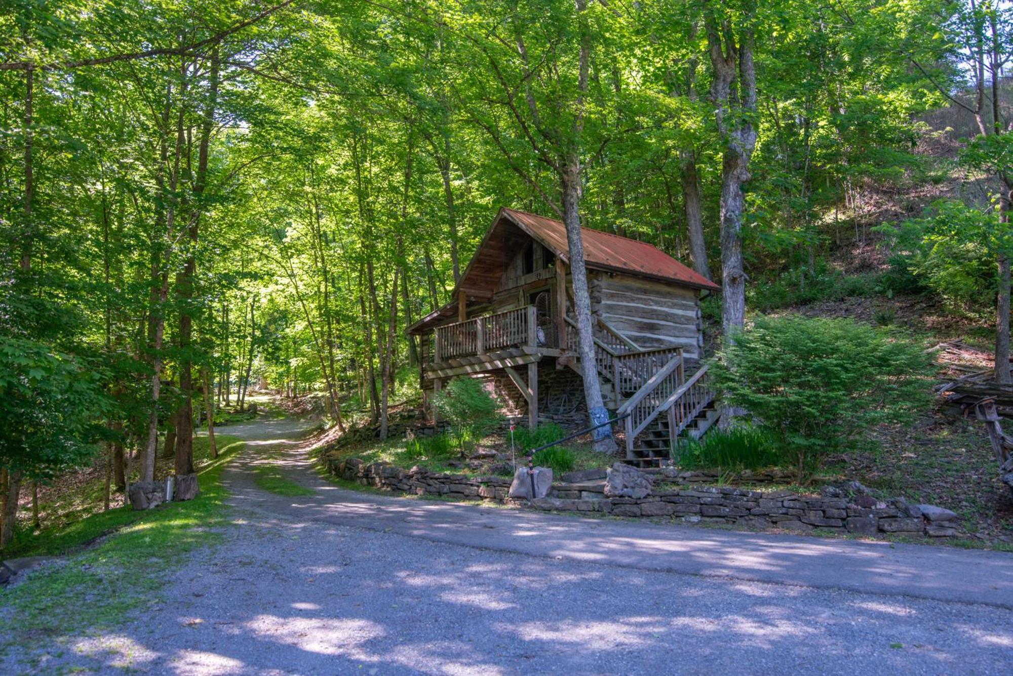 Moore House Inn & Cabins Marlinton 外观 照片