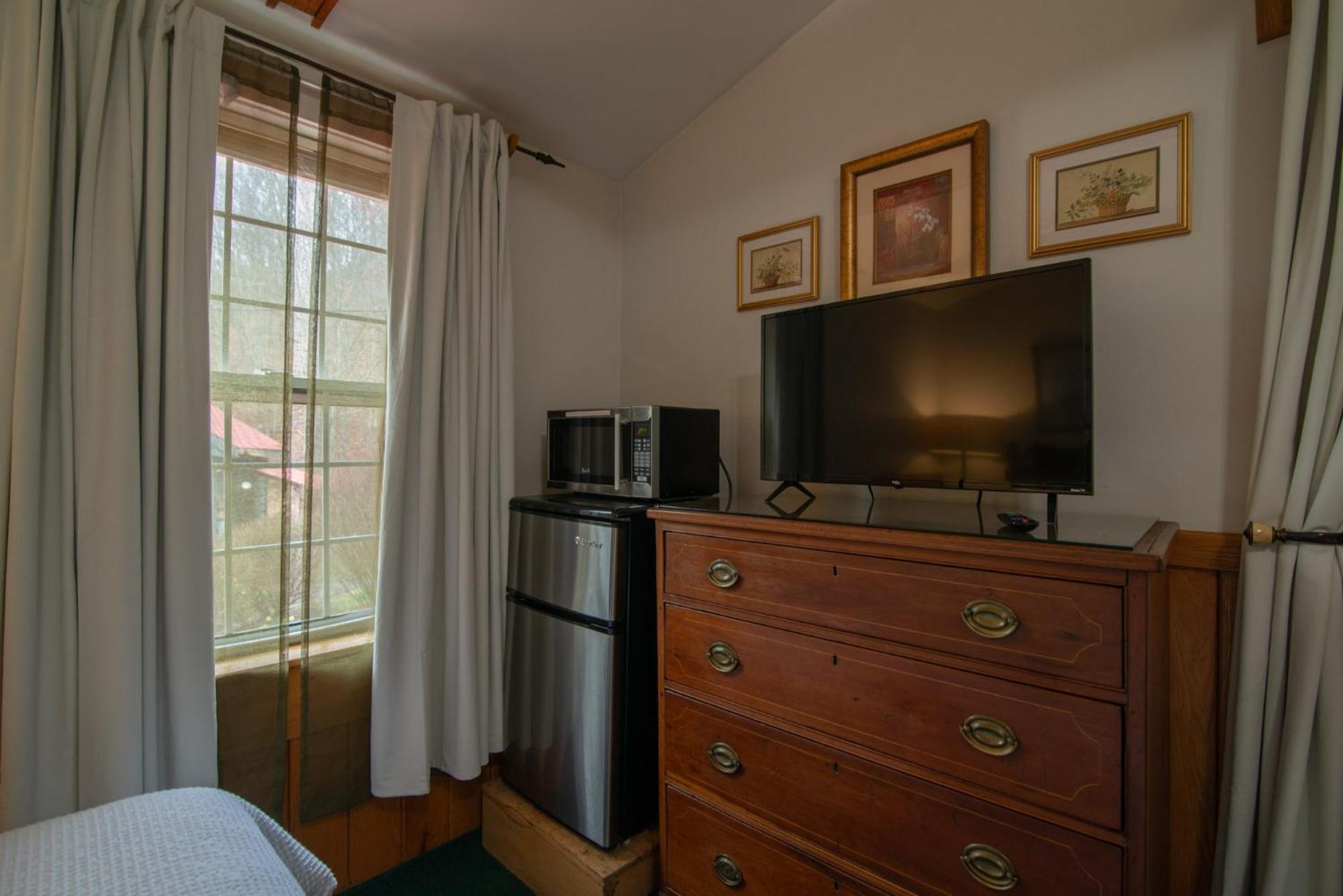 Moore House Inn & Cabins Marlinton 外观 照片