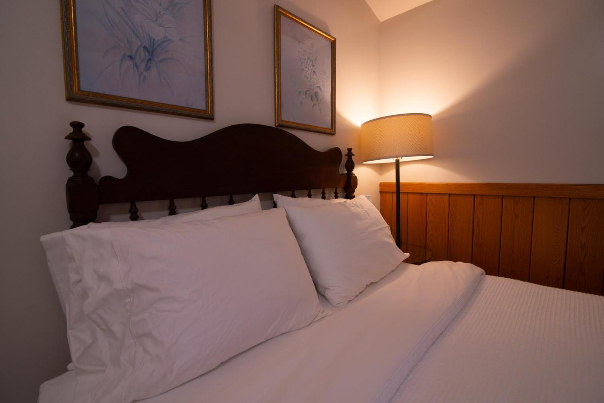 Moore House Inn & Cabins Marlinton 客房 照片