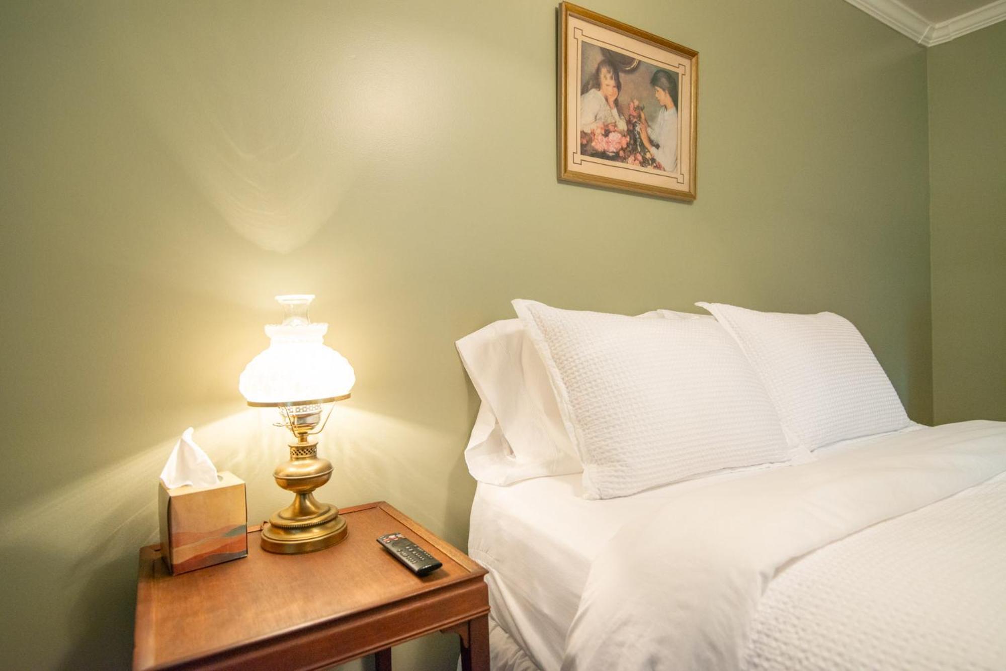 Moore House Inn & Cabins Marlinton 客房 照片